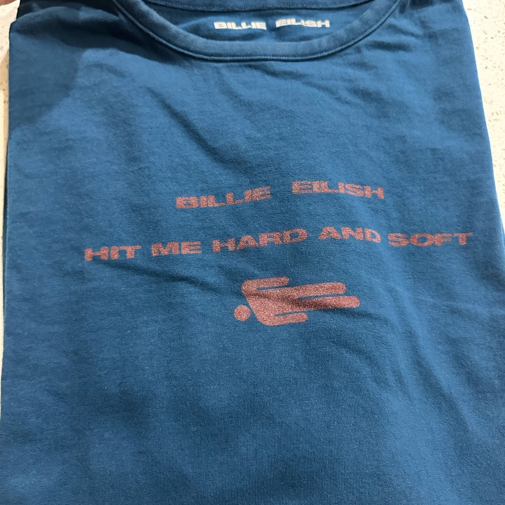 Billie Eilish T-Shirt Blue Green Crew Neck - Hit Me Hard And Soft Album- Medium - Picture 7 of 7